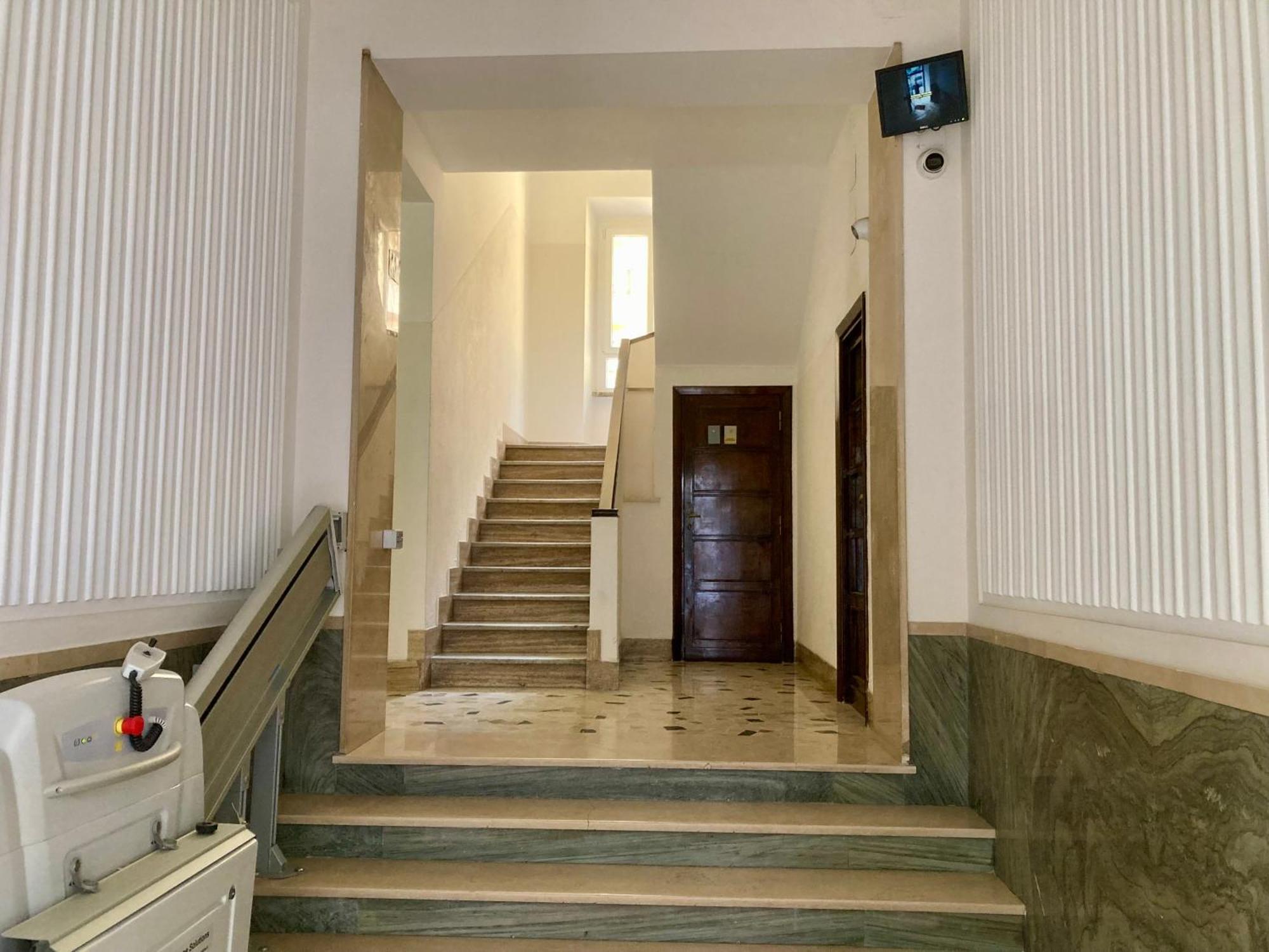 Brandnew Luxury House Near Metro Station Apartment *