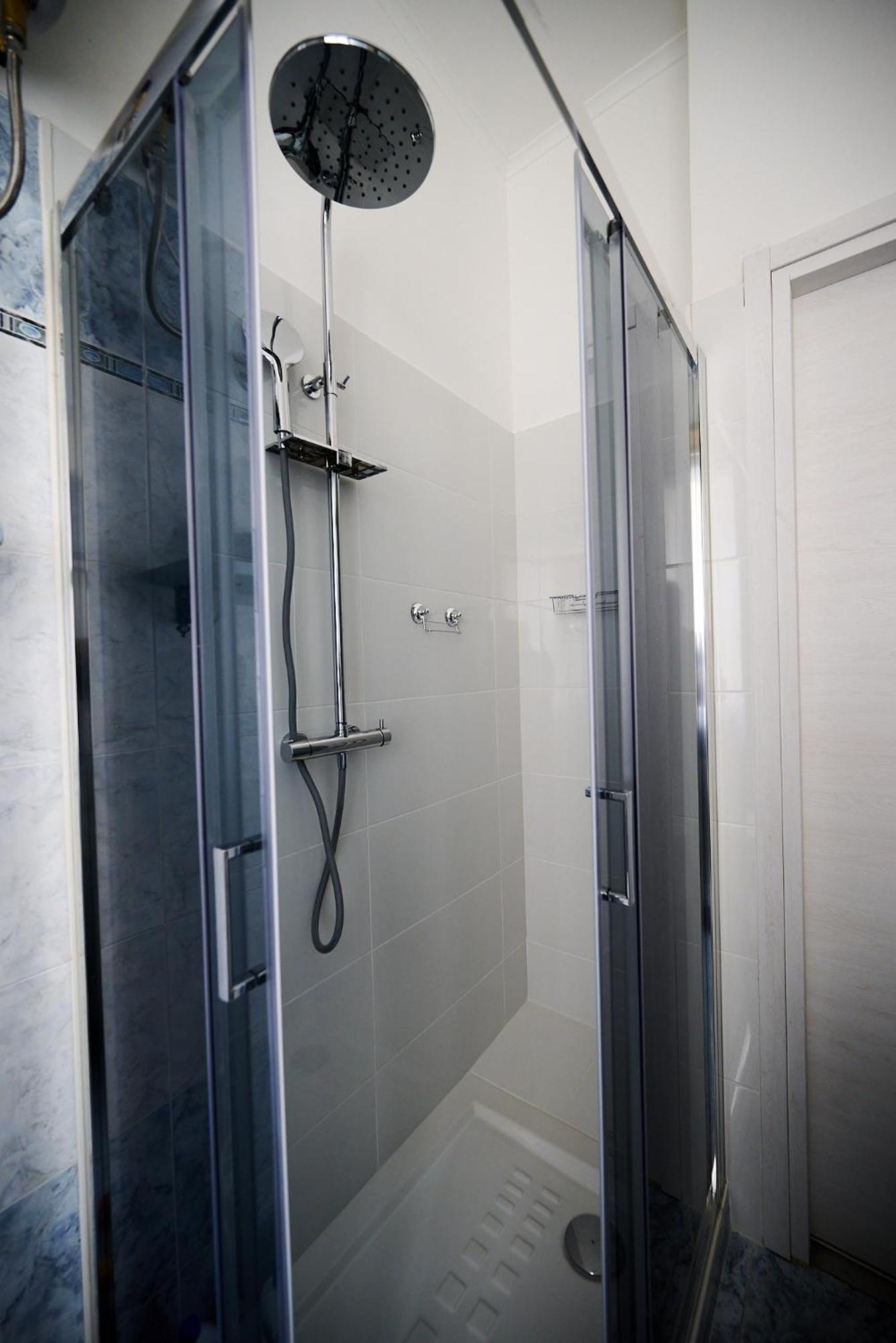 Apartment Brandnew Luxury House Near Metro Station Rom